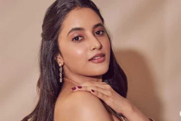 அமெரிக்காவில் நடிகை பிரியங்கா மோகனின் நியூ Saree போட்டோஷூட்..