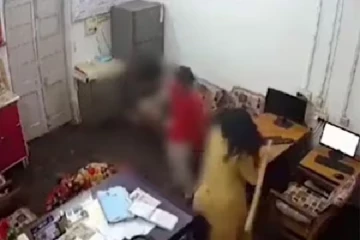 மூதாட்டி, சிறுவனை கொடூரமாக தாக்கிய போலீசார் - பயங்கர சம்பவம்!