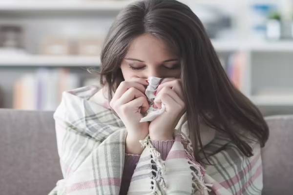 இந்த தண்ணீர் ஒரு கப் குடிங்க.. தொண்டை கரகரப்பு நீங்கும் | Home Remedy For Throat Hoarseness In Tamil