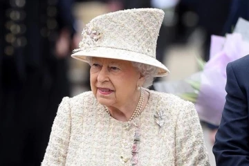 மகாராணி எலிசபெத்தின் சொத்து மதிப்பு எவ்வளவு தெரியுமா? இத்தனை மில்லியன்களா? ஷாக்காகிடாதீங்க!