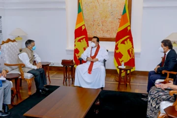 மஹிந்தவைச் சந்தித்த இந்திய உயர் ஸ்தானிகர்!
