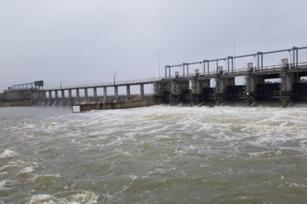 தொடர்ந்து வான் பாயும் இரணைமடு நீர்த்தேக்கம்! | Iranamadu Reservoir Continues To Overflow தொடர்ந்து வான் பாயும் இரணைமடு நீர்த்தேக்கம்! | Iranamadu Reservoir Continues To Overflow