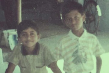 இந்த புகைப்படத்தில் இருக்கும் தமிழ் சினிமாவின் முக்கிய நடிகர் யார் தெரியுமா, தெரிஞ்சா ஷாக் ஆகிடுவீங்க