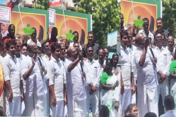 கண்டன ஆர்ப்பாட்டத்தில் வெயிலில் வாடிய தொண்டர்கள் - பாடலை பாடி உற்சாகப்படுத்திய ஜெயக்குமார்