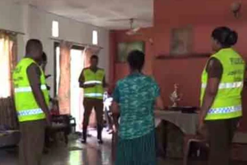 පහර කෑමට ලක්වූ පුංචි දැරිය නිවසේදීම මියයයි..!