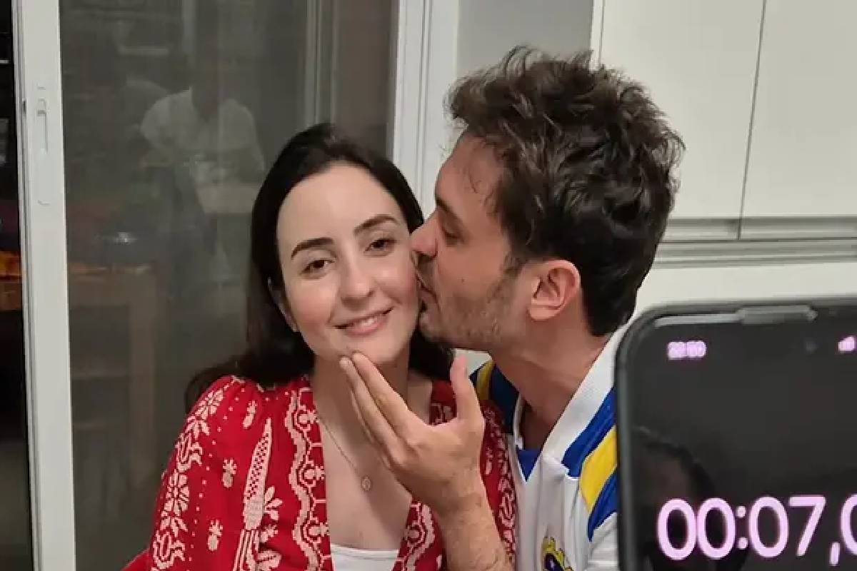 30 நொடிகளில் 195 முத்தங்கள்: பிரேசில் ஜோடி கின்னஸ் சாதனை! | Brazil Couple Guinness Record With 195 Kisses