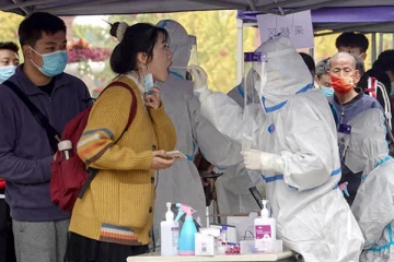 மக்களை அச்சுறுத்தும் கொரோனா வைரஸ்! மீண்டும் ஊரடங்கு அமல்.. எந்த நாட்டில் தெரியுமா?