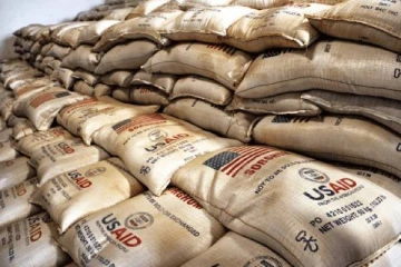 ட்ரம்பின் ஒற்றை முடிவால் 3.5 மில்லியன் மக்கள் ஒரு மாதம் சாப்பிட வேண்டிய உணவுகள் வீண்