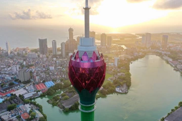 தாமரை கோபுரத்தில் விழுந்த சிறுமி குறித்து பொலிஸார் வெளியிட்ட தகவல்