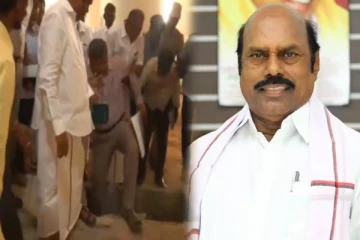 கட்டுமான பணி ஆய்வு.. திடீரென பள்ளத்தில் விழுந்த அதிகாரி, நூலிழையில் தப்பிய அமைச்சர் - பரபரப்பு!