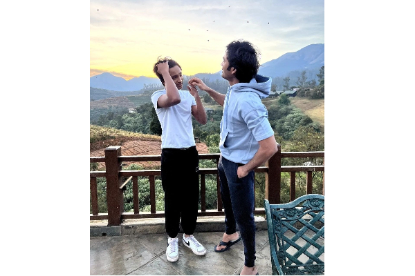 மனைவியை விவாகரத்து செய்ததற்கு பிறகு தனது மகனுடன் தனுஷ் எடுத்த புகைப்படம்- எங்கே சென்றுள்ளார்கள் பாருங்க | Dhanush With His Yatra In Ooty