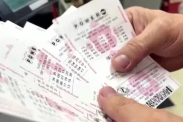 லொட்டரில் 2,500 கோடி வென்ற நபர்... பரிசை தர மறுத்த நிறுவனம்!