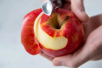 ஆப்பிளை தோலுடன் சாப்பிடுவதால் இவ்வளவு நன்மைகள் கிடைக்கின்றதா?