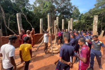 இராணுவ ஏற்பாட்டில் முல்லைத்தீவில் பலத்த பாதுகாப்புடன் புத்தர் சிலை பிரதிஷ்டை