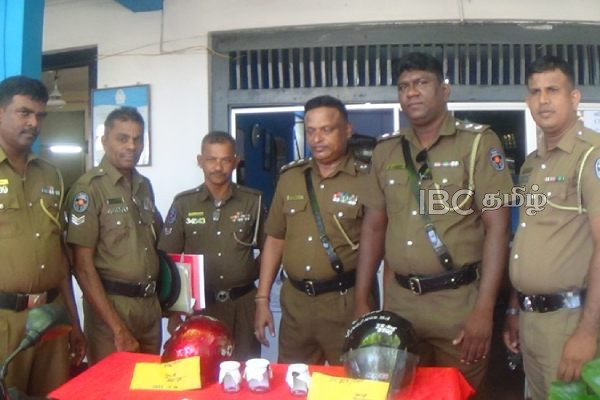 சூட்சுமமான முறையில் கொள்ளையில் ஈடுபட்டு வந்தவர்களைக் கைது செய்த காவல்துறையினர்! | Srilanka Robbery Case Arrested