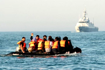 ரிஸ்க் எடுத்து ஆங்கிலக் கால்வாயை கடக்கும் இந்திய மாணவர்கள்.! என்ன காரணம்?