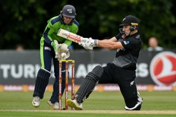 அயர்லாந்தை மொத்தமாக காலி செய்த சோதி, பிரேஸ்வெல்!