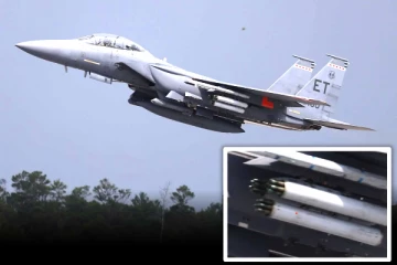 42 APKWS II ரொக்கெட்களுடன் F-15E போர் விமானத்தை சோதனை செய்த அமெரிக்கா