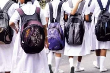 காதல் கைகூடாததால் உயிரை மாய்த்த பதின்மவயது மாணவி