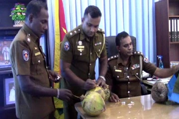இப்படியும் ஒரு வியாபாரம் - சிக்கினார் பெண்