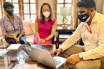 தமிழ் மொழி கற்கும் இலங்கைக்கான அமெரிக்க தூதுவர்