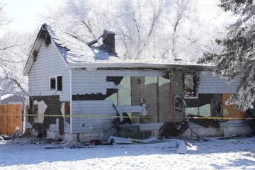 கனேடிய நகரமொன்றில் தீயில் சிக்கி மூன்று குழந்தைகள் உட்பட ஐந்து பேர் பலி