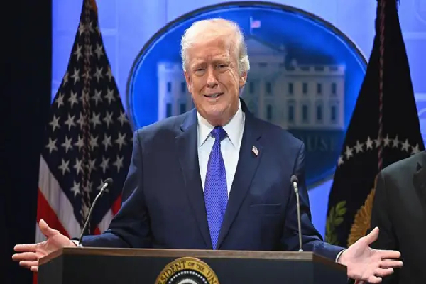 அமெரிக்க வரலாற்றில் மோசமான ஜனாதிபதி ட்ரம்ப் :கருத்து கணிப்பில் அதிர்ச்சி தகவல் | Majority Of Americans Dissatisfied With Trump