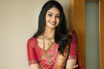 இளம் நடிகை மானசா வாரணாசியில் லேட்டஸ்ட் போட்டோஷூட்..