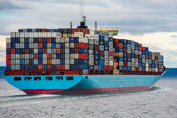 தவிர்க்கப்படும் கொழும்பு துறைமுகம்: ஏனைய நாடுகளுக்கு பரிமாற்றப்படும் கொள்கலன்கள் - ஐபிசி தமிழ்