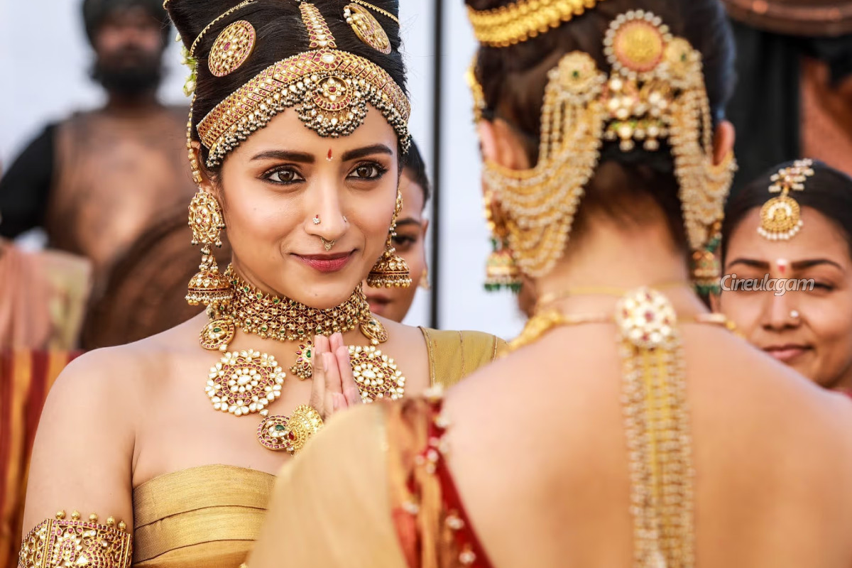 த்ரிஷாவை தாக்கிய நடிகர் பார்த்திபன்.. "குந்தவை வீட்டுக்குள்ளே குந்த வைக்கப்பட்டால் நல்லது" | R Parthiban Slam Trisha In Vijay Issue த்ரிஷாவை தாக்கிய நடிகர் பார்த்திபன்.. "குந்தவை வீட்டுக்குள்ளே குந்த வைக்கப்பட்டால் நல்லது" | R Parthiban Slam Trisha In Vijay Issue