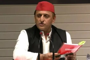 காலேஜ் கட்டினவரு ஜெயில்ல விவசாயிகளை கொன்றவரு பெயில்ல இதுதான் பாஜக’’  : கொந்தளித்த அகிலேஷ் யாதவ்