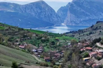 சைகை பாஷை மட்டுமே அதிகம் பேசும் ஒரு கிராமம்: பயத்துடன் பிரசவத்தை எதிர்கொள்ளும் மக்கள்