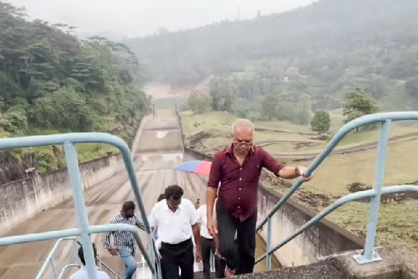 கொத்மலை அணைக்கட்டுக்கு மேல் உள்ள மலைத் தொடரில் வெடிப்பு! அமைச்சரின் பரபரப்பு தகவல் | Kotmale Dam Lal Kantha கொத்மலை அணைக்கட்டுக்கு மேல் உள்ள மலைத் தொடரில் வெடிப்பு! அமைச்சரின் பரபரப்பு தகவல் | Kotmale Dam Lal Kantha