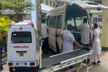 அதிகாலை நேர்ந்த கோர விபத்தில் தாயும் மகனும் பலி - ஆபத்தான நிலையில் குழந்தை..!