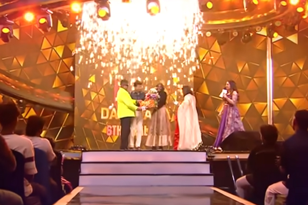 Super Singer: சூப்பர் சிங்கரில் யாரும் எதிர்பாராத சர்ப்ரைஸ்... 7-வதாக செல்லும் பைனலிஸ்ட் யார்? | Super Singer Season 11 6Th And 7Th Finalist Promo