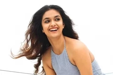 மகனுடன் நடனமாடிய நடிகை கீர்த்தி சுரேஷ்.. அதுவும் திருமண பாட்டுக்கு