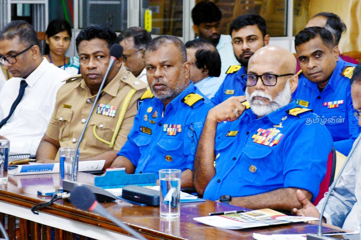 தீவுப்பகுதிகளின் பிரச்சினைகளுக்கு உடனடி தீர்வு வழங்க நடவடிக்கை எடுக்குமாறு அதிகாரிகளுக்கு பணிப்புரை | Immediate Solution Problems Of Island Regions தீவுப்பகுதிகளின் பிரச்சினைகளுக்கு உடனடி தீர்வு வழங்க நடவடிக்கை எடுக்குமாறு அதிகாரிகளுக்கு பணிப்புரை | Immediate Solution Problems Of Island Regions