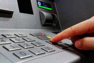 ஏ.டி.எம் இயந்திரம் ஊடாக பெருந்தொகை பணத்தை மோசடி செய்த வெளிநாட்டவர்கள்!