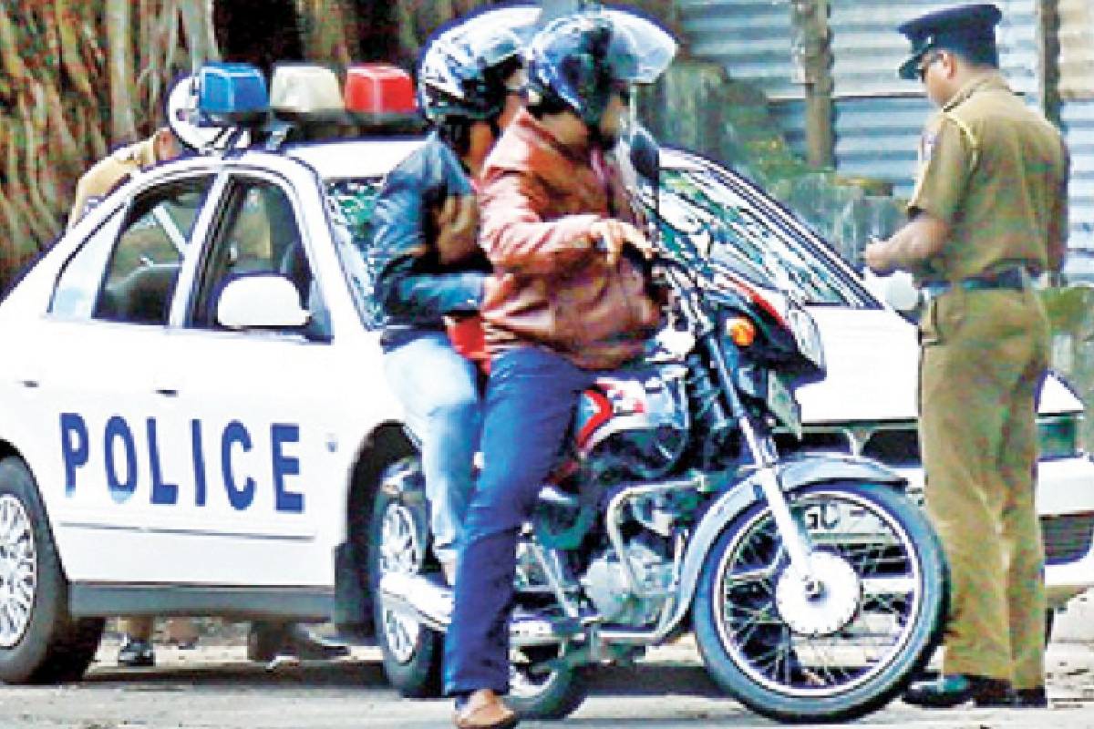 மொனராகலையில் விசேட போக்குவரத்து சோதனை! 24 ஓட்டுநர்களுக்கு தடை உத்தரவுகள் | Special Traffic Inspection In Monaragala Drivers