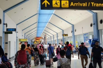 கட்டுநாயக்க விமான நிலையத்தில் வெளிநாட்டவர் அதிரடிக் கைது