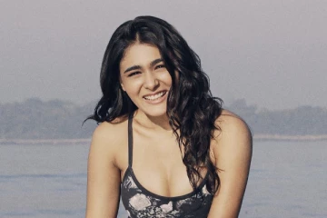 ஷாலினி பாண்டேவா இப்படி? நீச்சல் உடையில் வெளியிட்ட புகைப்படங்கள்