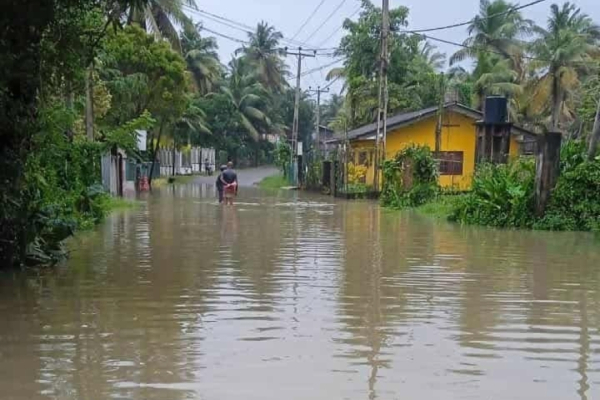 ஆபத்தான பகுதிகளில் இருந்து உடன் வெளியேற உத்தரவு | Immediate Evacuation From Dangerous Areas