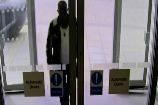 பிரித்தானியாவில் இந்தியரைக் கத்தியால் குத்திக் கொன்ற புலம்பெயர்ந்தோர்: சமீபத்திய தகவல் | Migrant Stabbed Indian Origin To Death In Uk பிரித்தானியாவில் இந்தியரைக் கத்தியால் குத்திக் கொன்ற புலம்பெயர்ந்தோர்: சமீபத்திய தகவல் | Migrant Stabbed Indian Origin To Death In Uk