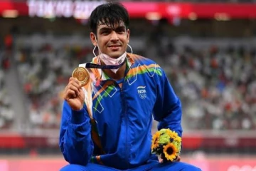 தங்கம் வென்ற நீரஜ் சோப்ராவுக்கு குவியும்  பரிசுத்தொகை.. கொண்டாடும் ரசிகர்கள்