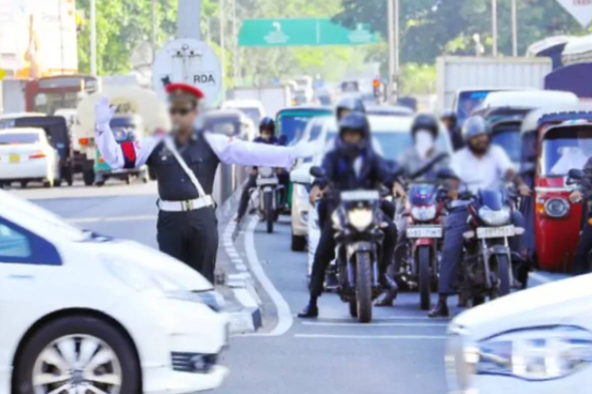கொழும்பில் விசேட போக்குவரத்துத்திட்டம்! சாரதிகளுக்கு பொலிஸார் வழங்கியுள்ள முக்கிய அறிவுறுத்தல் | Traffic Plan National War Heroes Day Celebration கொழும்பில் விசேட போக்குவரத்துத்திட்டம்! சாரதிகளுக்கு பொலிஸார் வழங்கியுள்ள முக்கிய அறிவுறுத்தல் | Traffic Plan National War Heroes Day Celebration