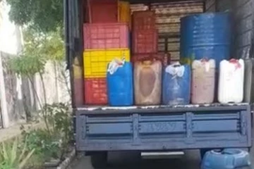 பருத்தித்துறையில் சட்டவிரோதமாக மண்ணெண்ணெய் விற்பனையில் ஈடுபட்ட நபர் கைது(Photo)