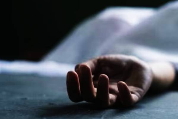 கிளிநொச்சியில் கோர விபத்தில் சிக்கி யாழ் குடும்பஸ்தர் பலி: இருவர் வைத்தியசாலையில்...! | Kilinochchi Accident Family Man Dies On A 35