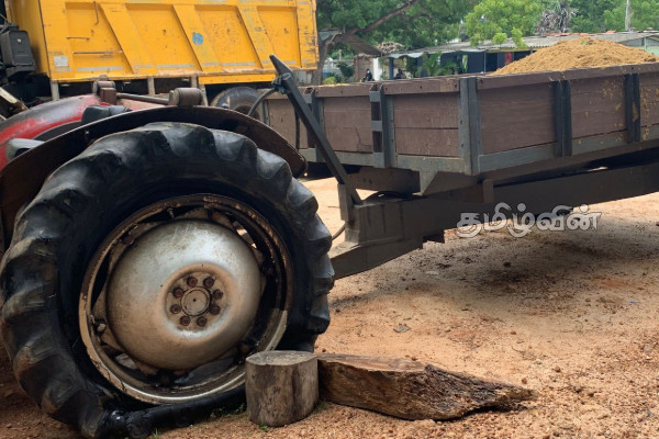 யாழில் இளைஞன் மீது துப்பாக்கிச் சூடு நடத்திய பொலிஸார்: குற்றஞ்சாட்டும் உறவினர்கள் | Police Open Fire On Youth In Jaffna யாழில் இளைஞன் மீது துப்பாக்கிச் சூடு நடத்திய பொலிஸார்: குற்றஞ்சாட்டும் உறவினர்கள் | Police Open Fire On Youth In Jaffna