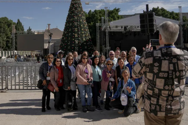 2 ஆண்டுகளுக்கு பின் பெத்லகேமில் குவியும் சுற்றுலா பயணிகள் | Tourists Flock To Bethlehem After 2 Years