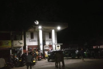 யாழ்.எரிபொருள் நிரப்பு நிலையத்தில் இரவு ஏற்பட்ட பதற்ற நிலை!
